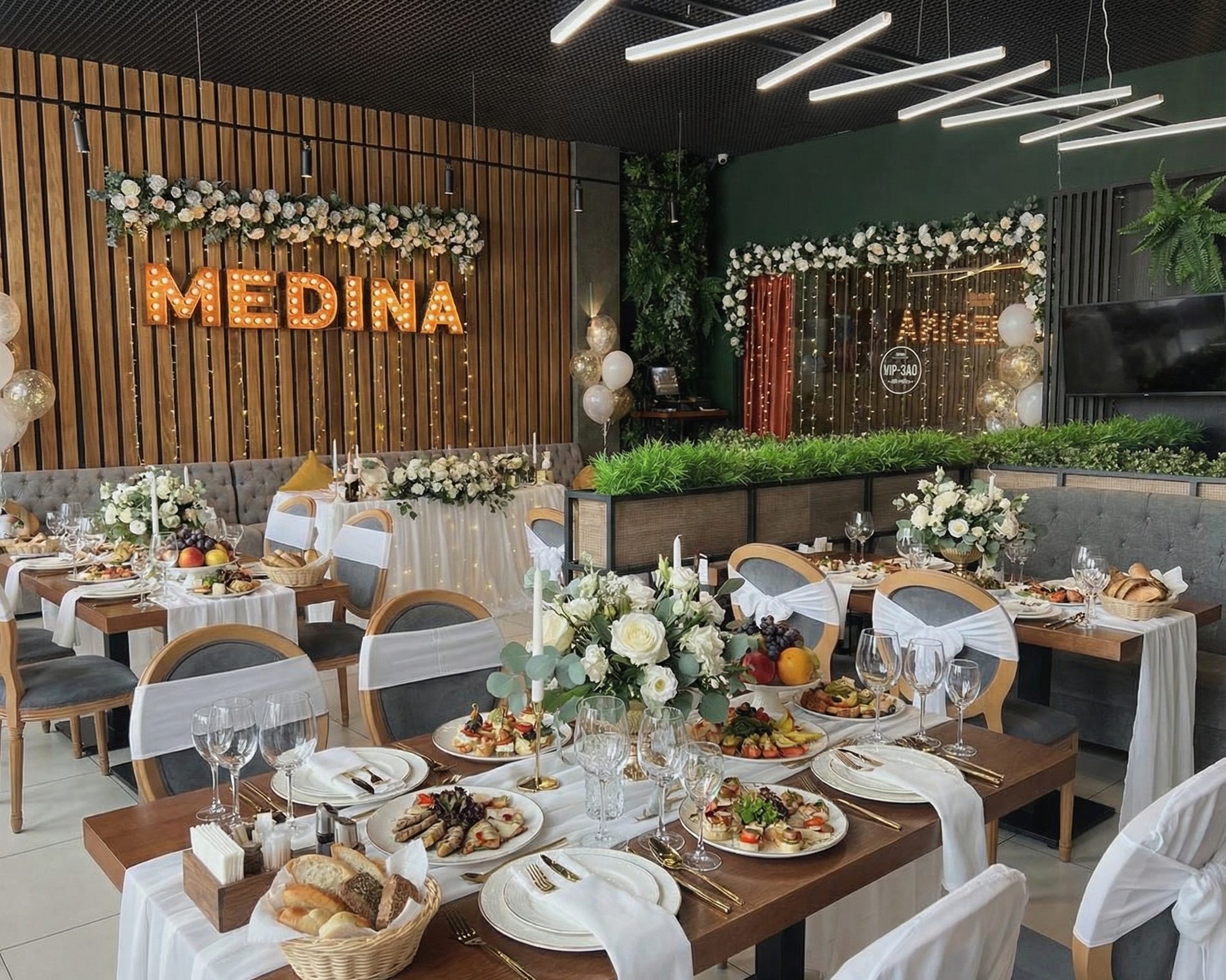 Свадебный банкет в зале MEDINA FOOD